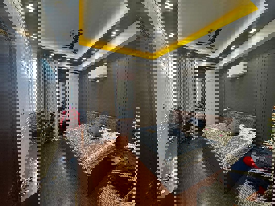 3.5 BHK + Servant Room,Study Room 2100 Sq.Ft. Builder Floor in SS Almeria