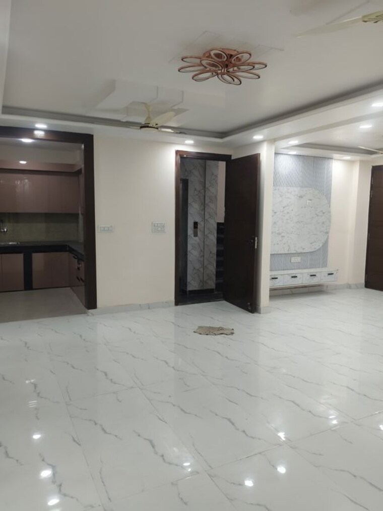Room, vishwakarma colony 3 Bedroom 135 Sq.Yd. Apartment In Vishwakarma Colony Delhi 9994764