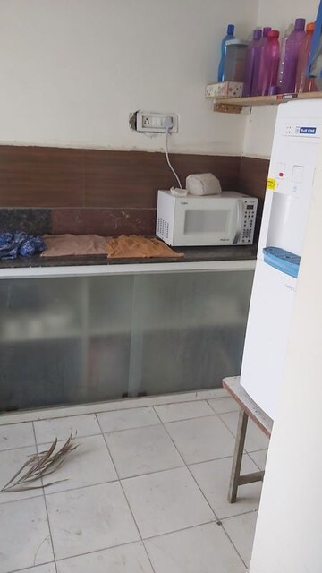 Plot Area in  Co-working Space at Senior Mall, Sector 18 – for Rent