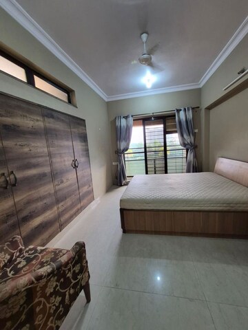 Room in 3 BHK Apartment at Raheja Interface Heights, Malad West – for Rent