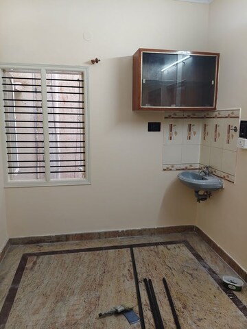 Room in 2 BHK Builder Floor at Btm Layout – for Rent