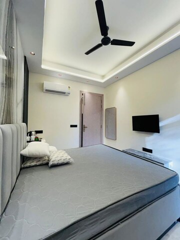 Studio Builder Floor For Rent in Sector 45