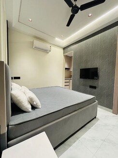 StudioBuilder Floor For Rent in Sector 31