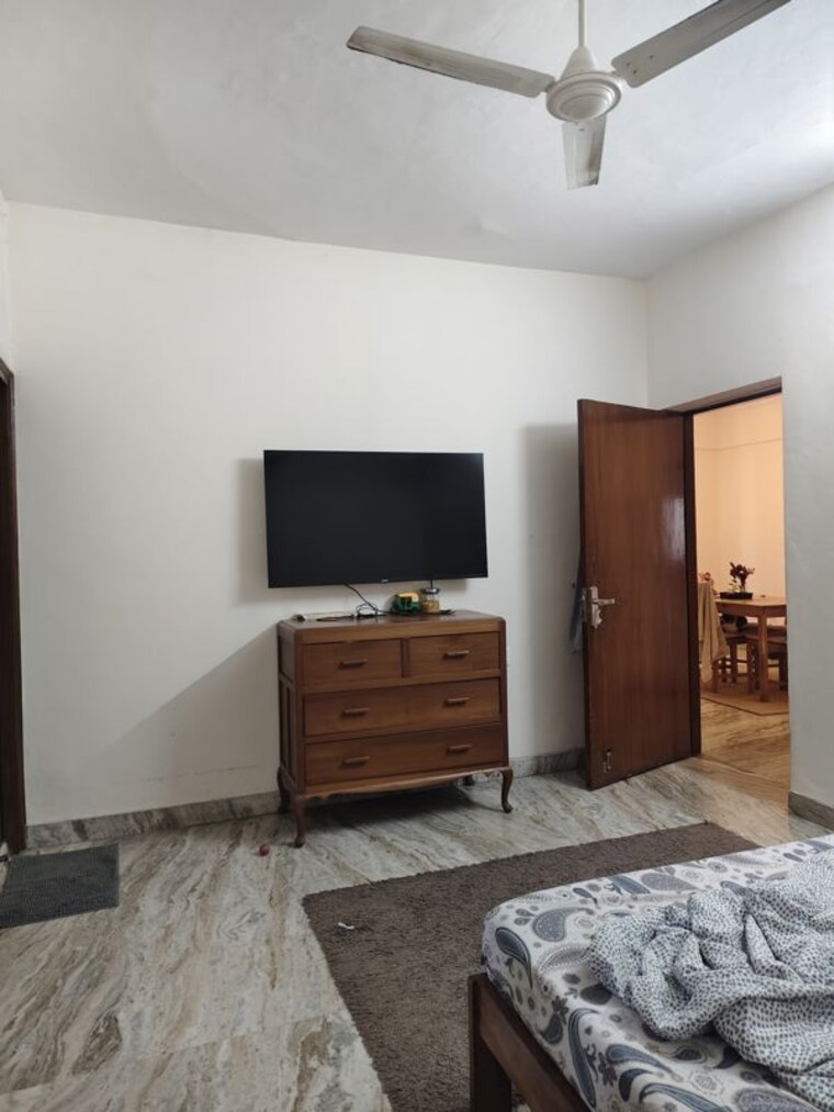 Bedroom, vasant kunj 3 Bedroom 1800 Sq.Ft. Apartment In Vasant Kunj Delhi 9994821