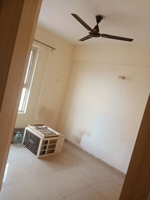 Room in 3 BHK Apartment at Wave Dream Homes, Wave City – for Rent