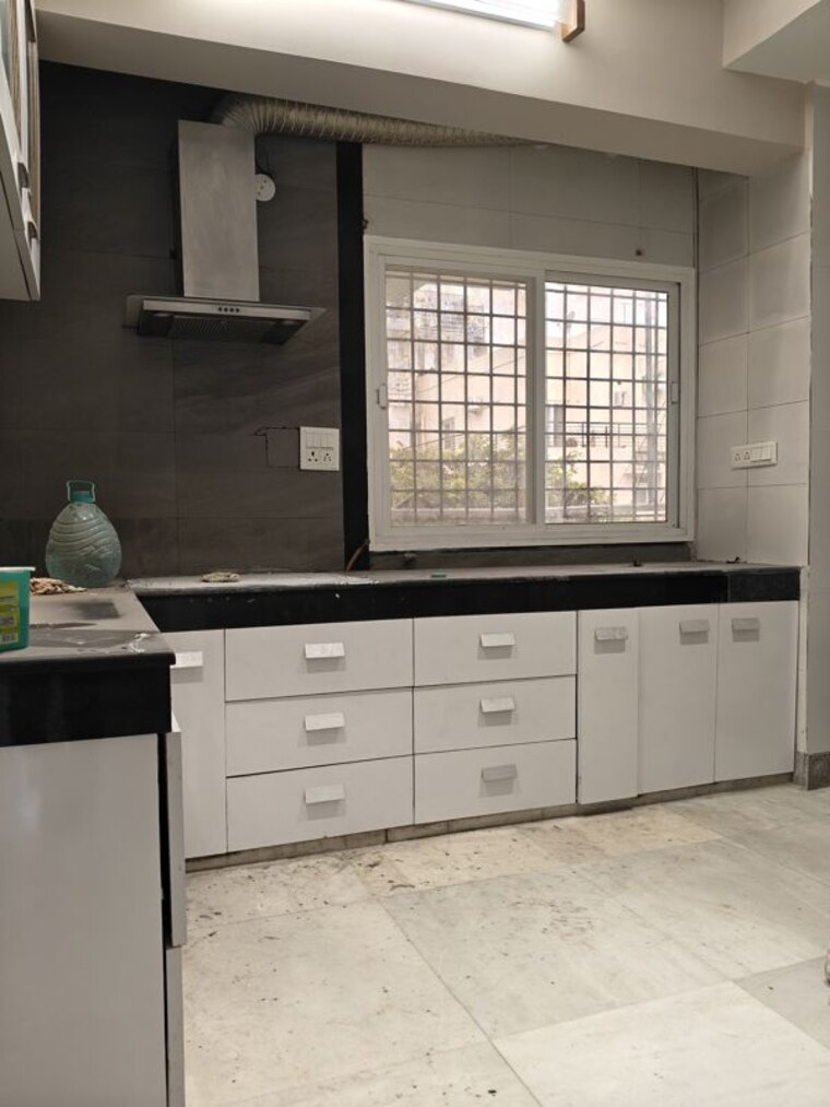 Kitchen, vasant kunj 3.5 Bedroom 1800 Sq.Ft. Apartment In Vasant Kunj Delhi 9994840
