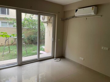 Room in 4 BHK Apartment at Sector 65 – for Rent