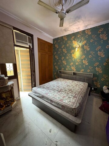 Bedroom in 3 BHK Apartment at Parsvnath Gardenia, Sector 61 – for Rent