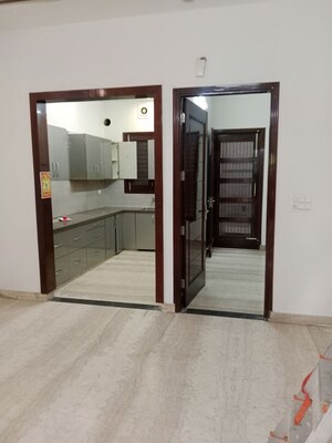 Room in 2 BHK Builder Floor at Sector 25 – for Rent