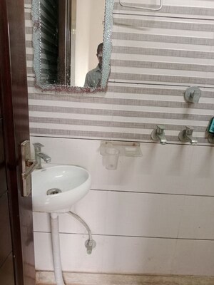 Bathroom in 2 BHK Builder Floor at Sector 25 – for Rent