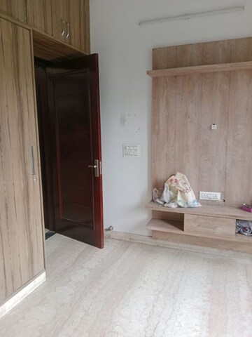 2 BHK Builder Floor For Rent in Sector 25