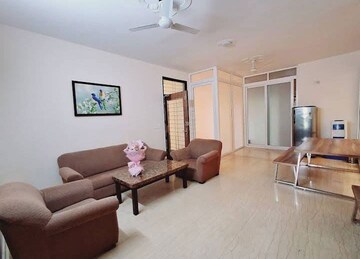 Living Room in 3 BHK Builder Floor at Tulip Mall, Sector 46 – for Rent