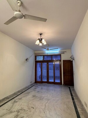 Room in 3 BHK Builder Floor at Greater Kailash I – for Rent