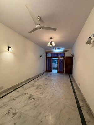 Room in 3 BHK Builder Floor at Greater Kailash I – for Rent