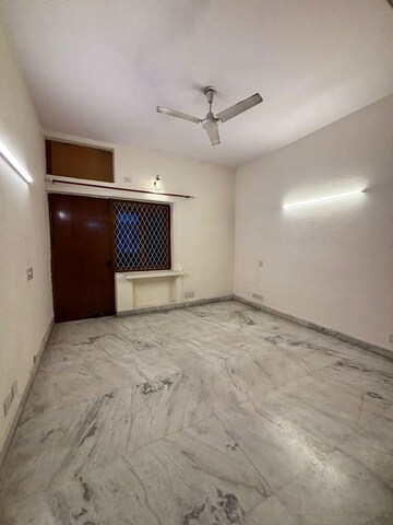 Room in 3 BHK Builder Floor at Greater Kailash I – for Rent