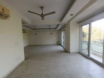 Room in 4 BHK Builder Floor at New Friends Colony – for Rent
