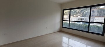 Room in 2 BHK Apartment at Kalpataru Magnus, Bandra East – for Rent