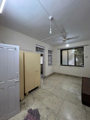 Room in 1 BHK Apartment at Shree CHS Matunga, Matunga East – for Rent