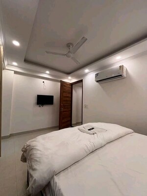 Bedroom in 2 BHK Apartment at Palm Residency Chhatarpur, Chattarpur – for Rent