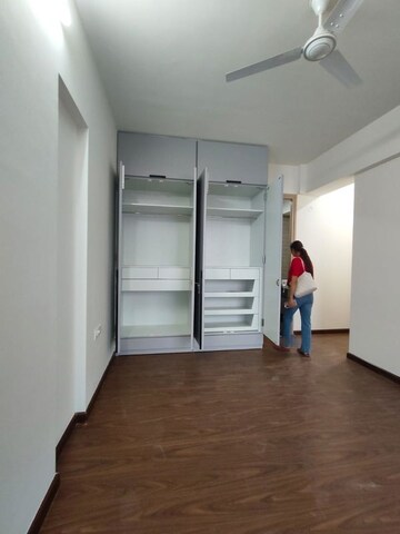 Room in 3 BHK Apartment at Rajesh Raj Infinia, Malad West – for Rent