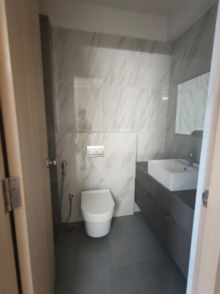 Bathroom, rajesh-raj-infinia 3 Bedroom 1500 Sq.Ft. Apartment In Malad West Mumbai 9994960