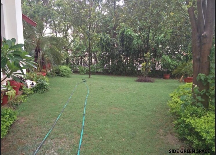 Garden, sector 48 3 Bedroom 1600 Sq.Ft. Villa In Sector 48 Gurgaon 9974561