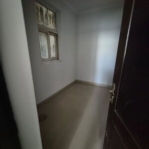 Room in 2 BHK Apartment at Amrapali Silicon City, Sector 76 – for Sale