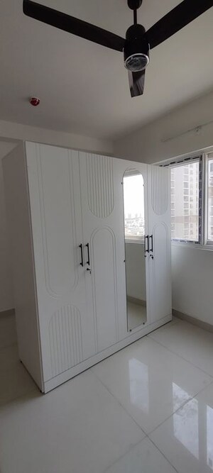 Room in 3 BHK Apartment at INDIS Viva City, Kondapur – for Rent