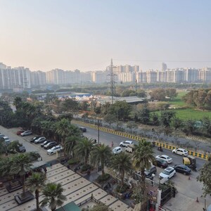 Plot Area in 2 BHK Apartment at Amrapali Silicon City, Sector 76 – for Sale