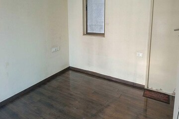 Room in 2.5 BHK Apartment at Kalpataru Aura, Ghatkopar West – for Sale