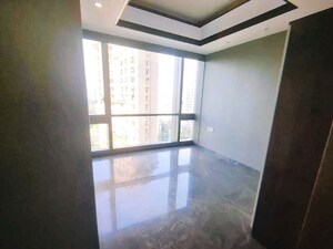 Room in 4 BHK Apartment at Lodha Trump Tower, Worli – for Rent