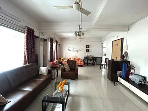 2 BHK Apartment For Sale in Narayan Peth