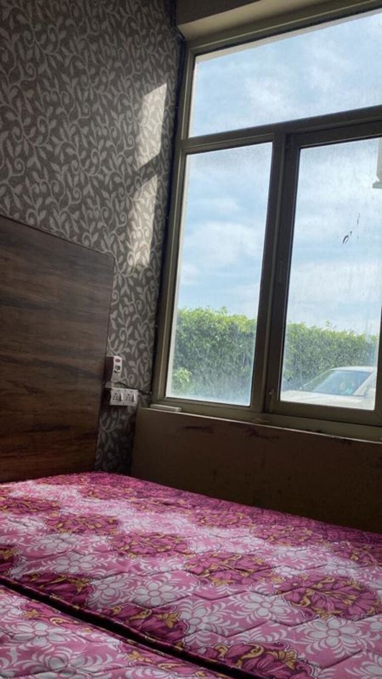 Room, nk-sharma-savitry-greens 1 Bedroom 700 Sq.Ft. Apartment In Lohgarh Zirakpur 9995074
