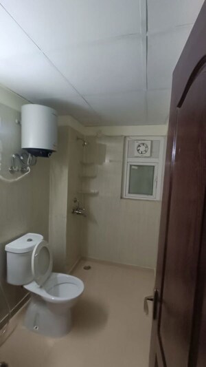 Bathroom in 3 BHK Apartment at Amrapali Silicon City, Sector 76 – for Rent
