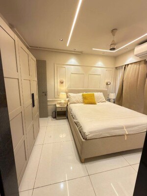 Master Bedroom in 2 BHK Apartment at Vile Parle East – for Rent