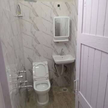 Bathroom in Studio Apartment at Malviya Nagar – for Rent