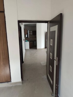 Room in 3 BHK Apartment at Saya Gold Avenue, Vaibhav Khand – for Sale