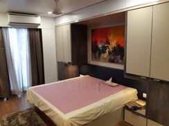 2.5 BHK Apartment For Rent in Vile Parle East