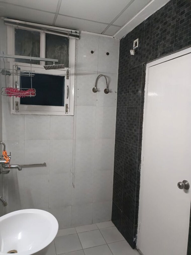 Bathroom, fortune-victoria-heights 3 Bedroom 1800 Sq.Ft. Apartment In Dhakoli Zirakpur 9995118