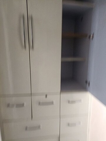 Furnished Amenities in 3 BHK Apartment at Sector 20 – for Rent