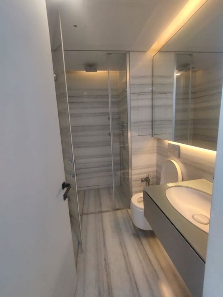 Washroom, lodha-world-crest 4 Bedroom 2200 Sq.Ft. Apartment In Worli Mumbai 9995130