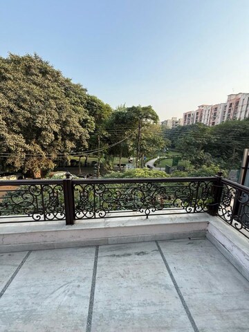 Balcony in 4 BHK Independent House at RWA Apartments Sector 51, Sector 51 – for Rent