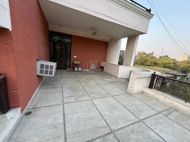 Exterior View, rwa-apartments-sector-51 4 Bedroom 450 Sq.Mt. Independent House In Sector 51 Noida 9995172