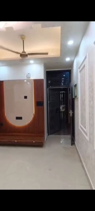 Room in 3 BHK Builder Floor at Shakti Khand iv – for Sale