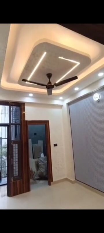 Room in 3 BHK Builder Floor at Shakti Khand iv – for Sale