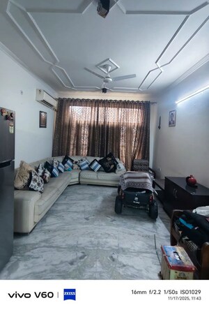 Living Room in 3 BHK Independent House at RWA Apartments Sector 52, Sector 52 – for Rent