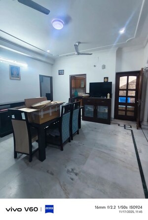 Team Area in 3 BHK Independent House at RWA Apartments Sector 52, Sector 52 – for Rent