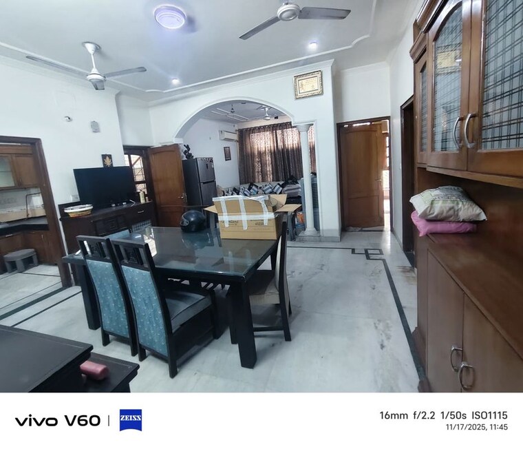 Team Area, rwa-apartments-sector-52 3 Bedroom 200 Sq.Mt. Independent House In Sector 52 Noida 9995213