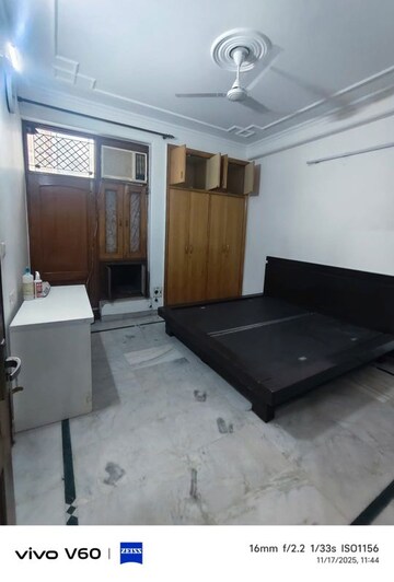 Room in 3 BHK Independent House at RWA Apartments Sector 52, Sector 52 – for Rent