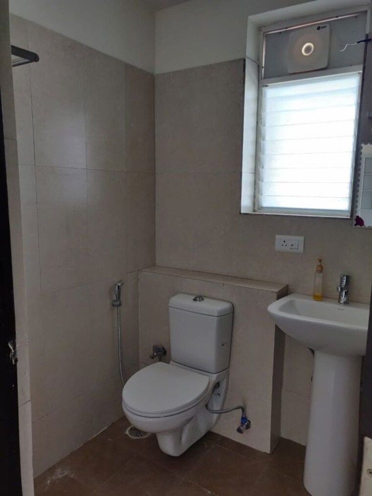 Bathroom, aditya-capitol-heights 3 Bedroom 1675 Sq.Ft. Apartment In Hi Tech City Hyderabad 9995185